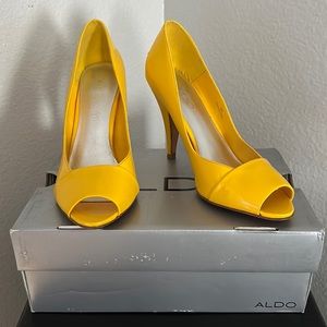 Aldo High heels yellow Size US 7/12 EU 38 with receipt.